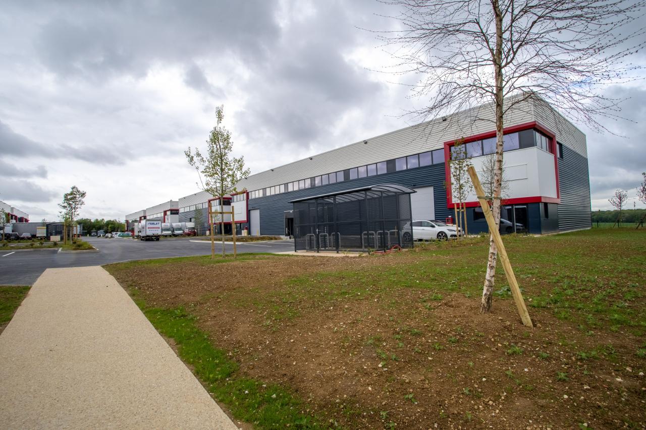 Local d'activité Chanteloup-en-Brie 327m² Location local d'activité Chanteloup-en-Brie Seine-et-Marne OLACT2425977 0